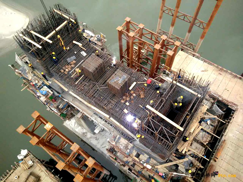 9、主塔下橫梁施工